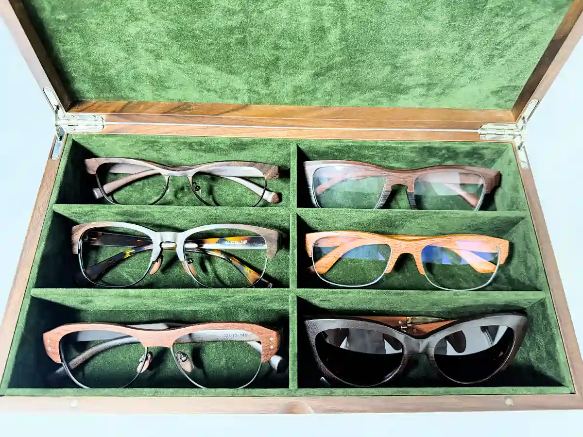 Custom wooden eyewear in different frame shapes, wood tones and optical or sunglass directions displayed for product selection
